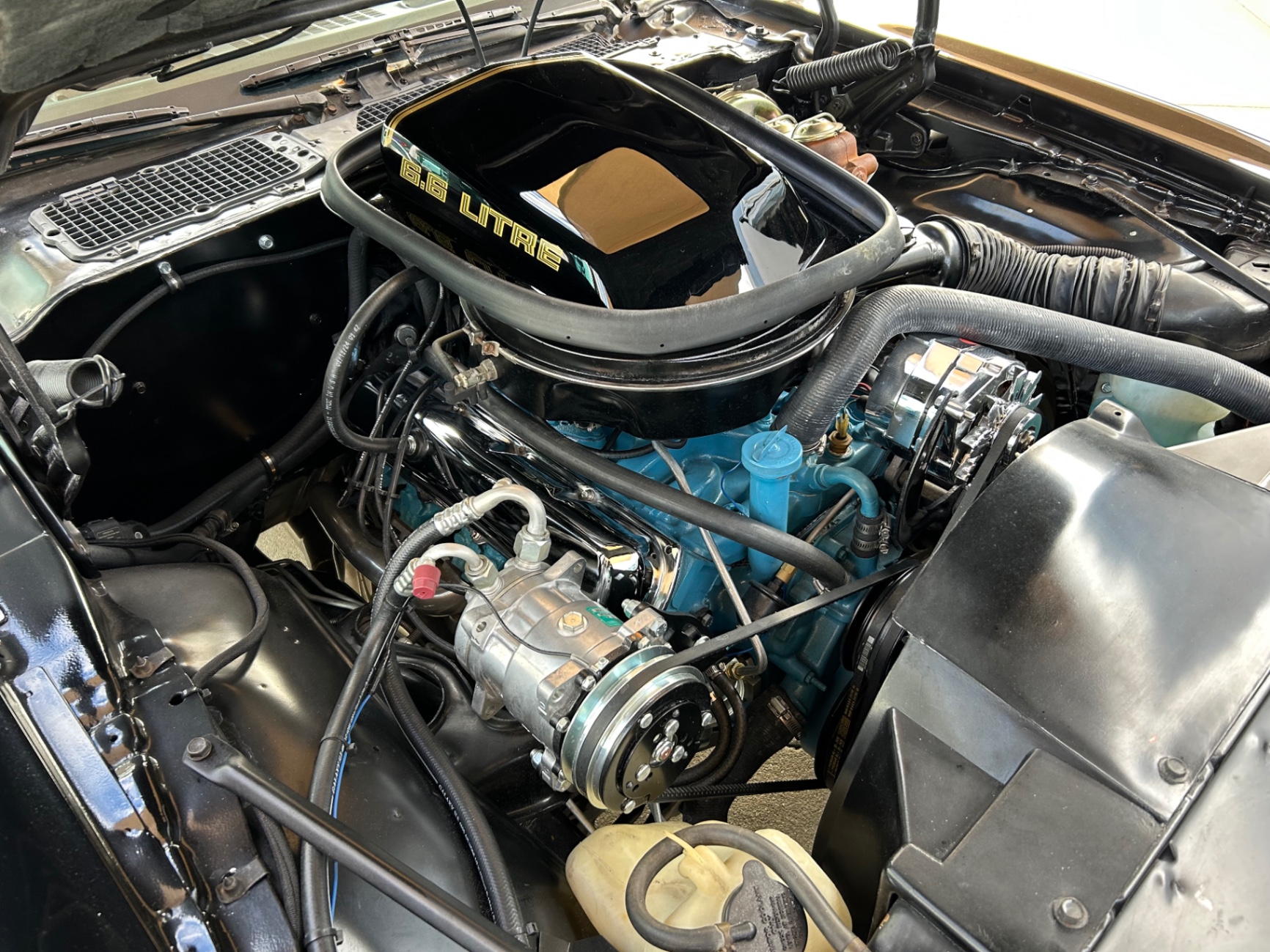 Vehicle photo 37
