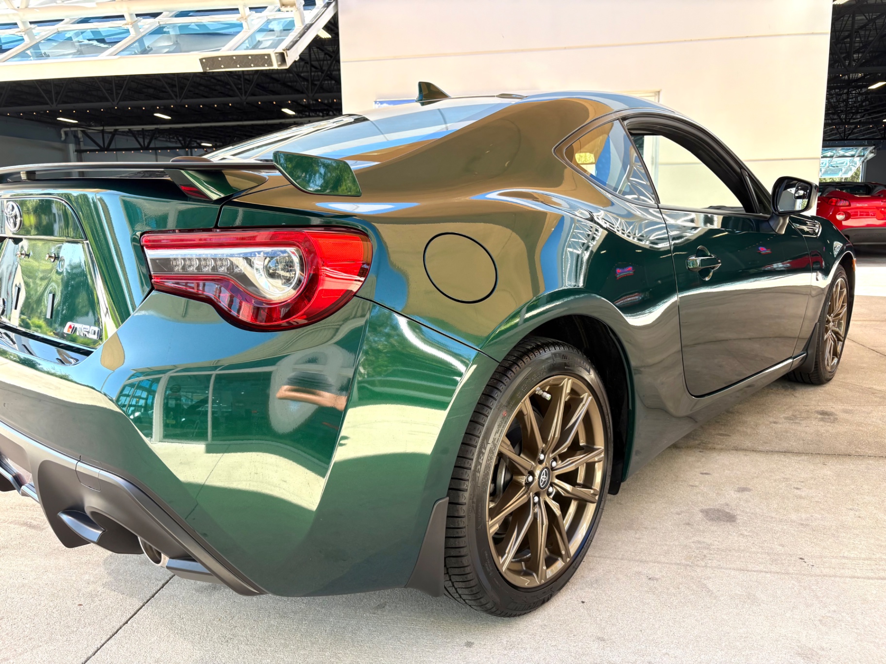 Vehicle photo 15