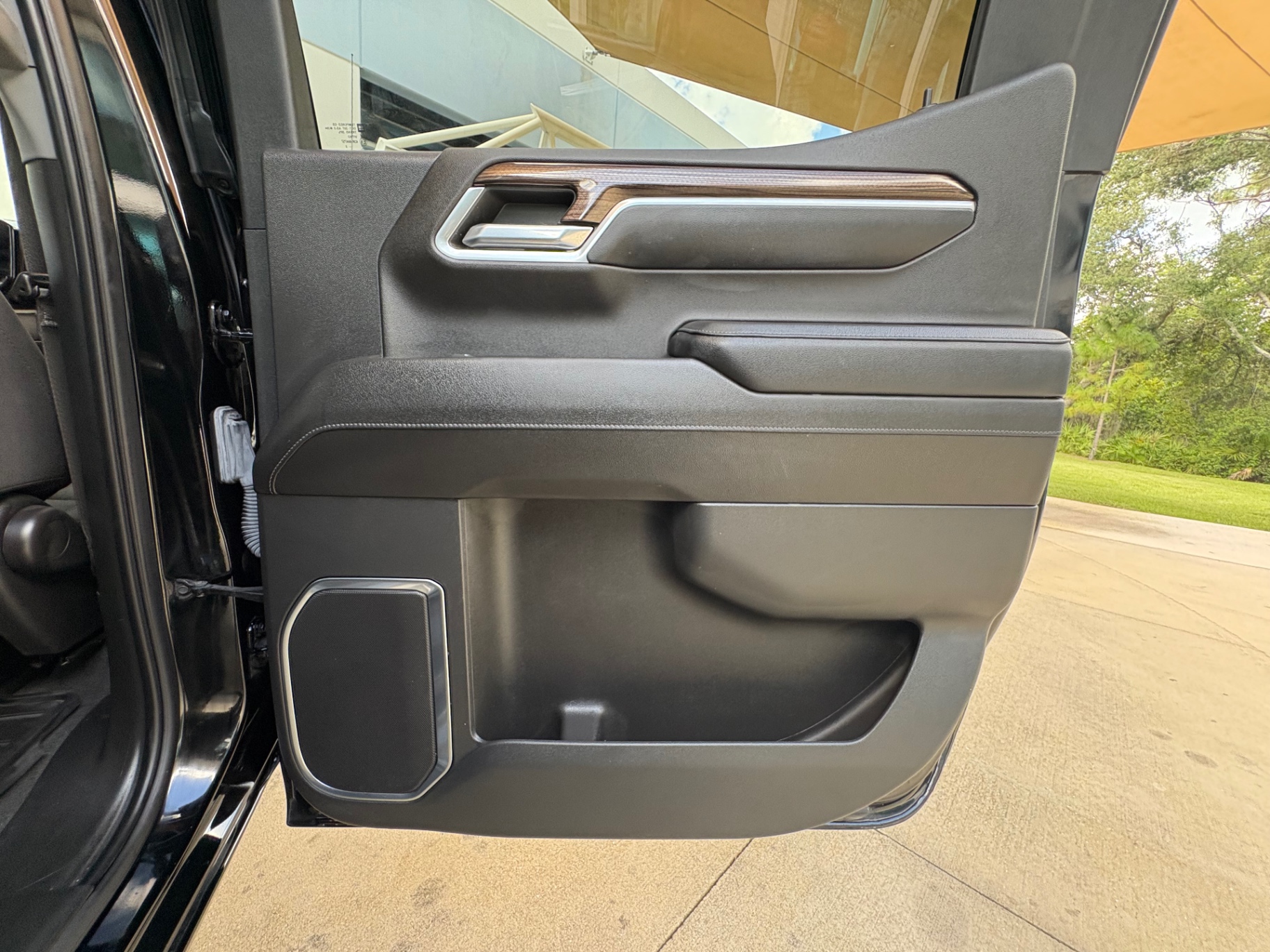 Vehicle photo 42