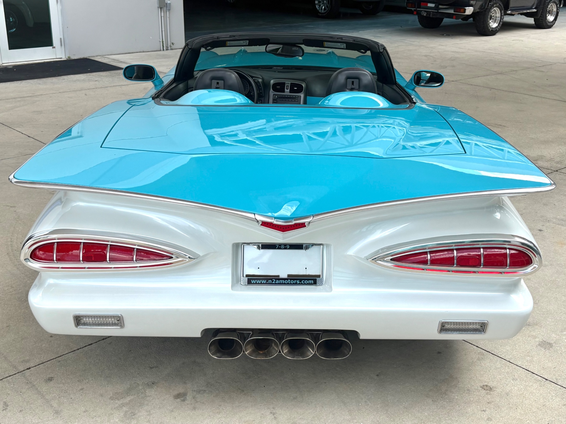 Vehicle photo 8