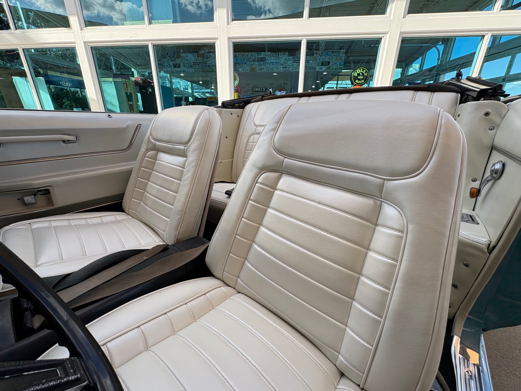 Vehicle photo 40