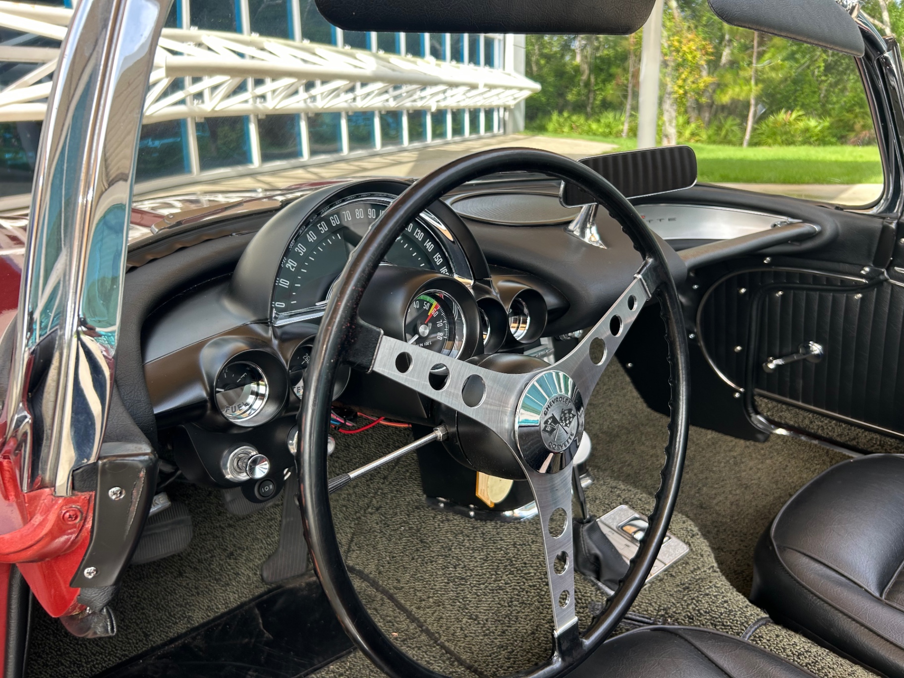 Vehicle photo 35