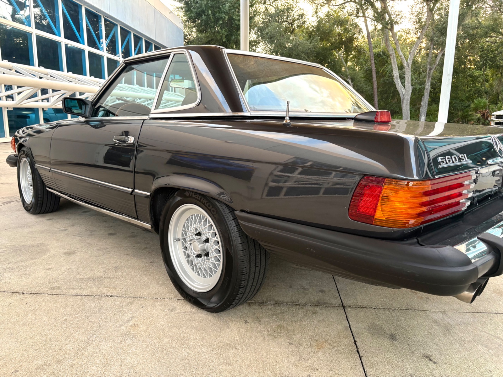 Vehicle photo 15