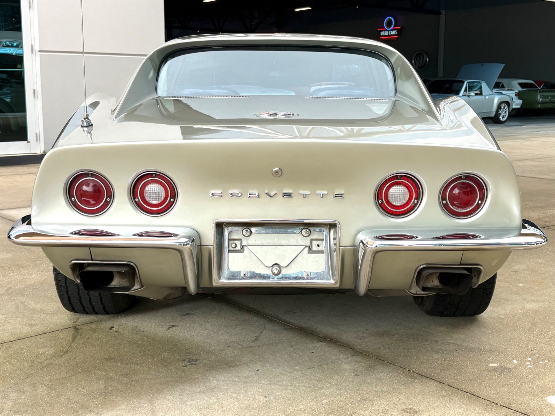 Vehicle photo 8