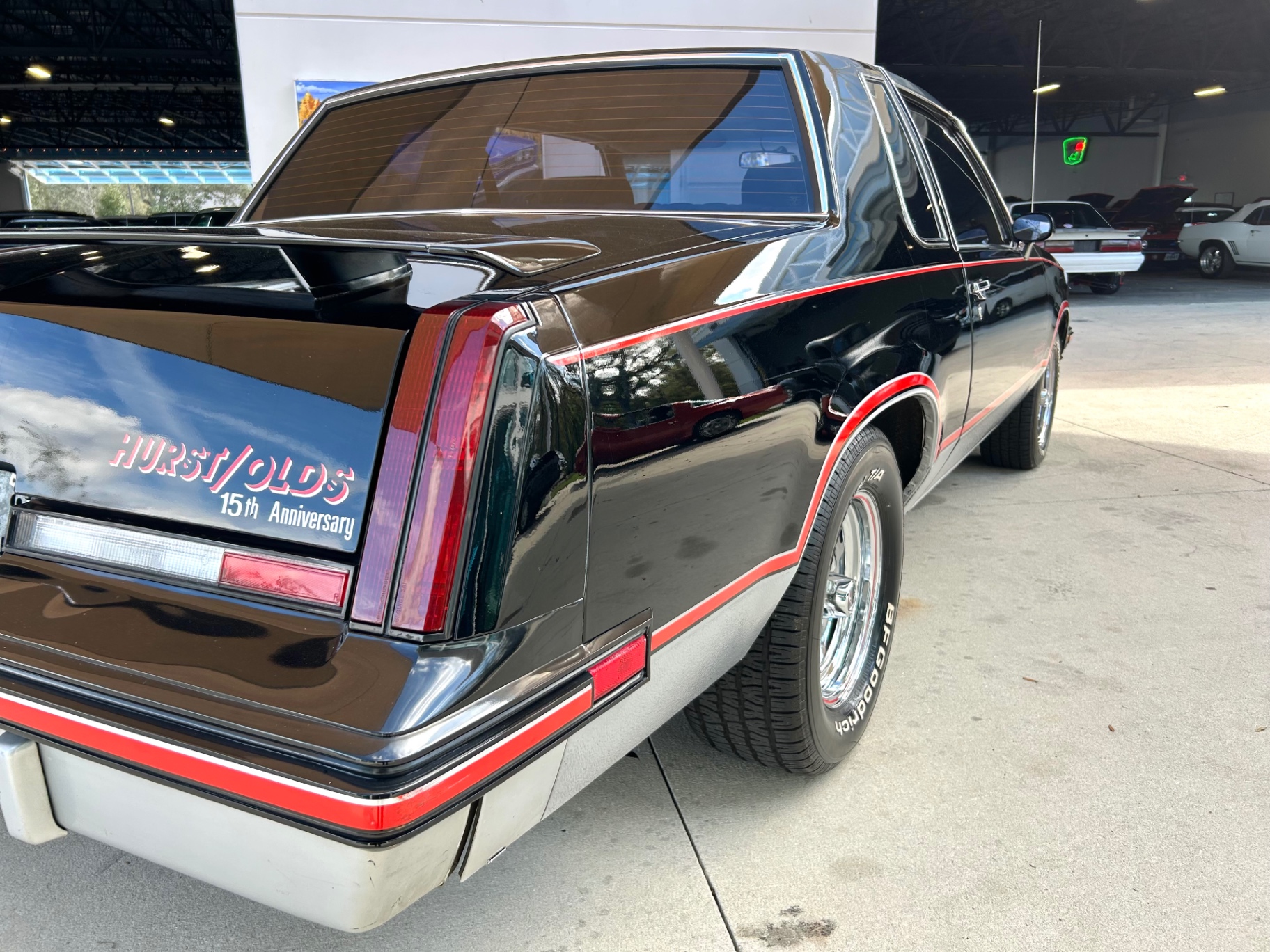 Vehicle photo 14