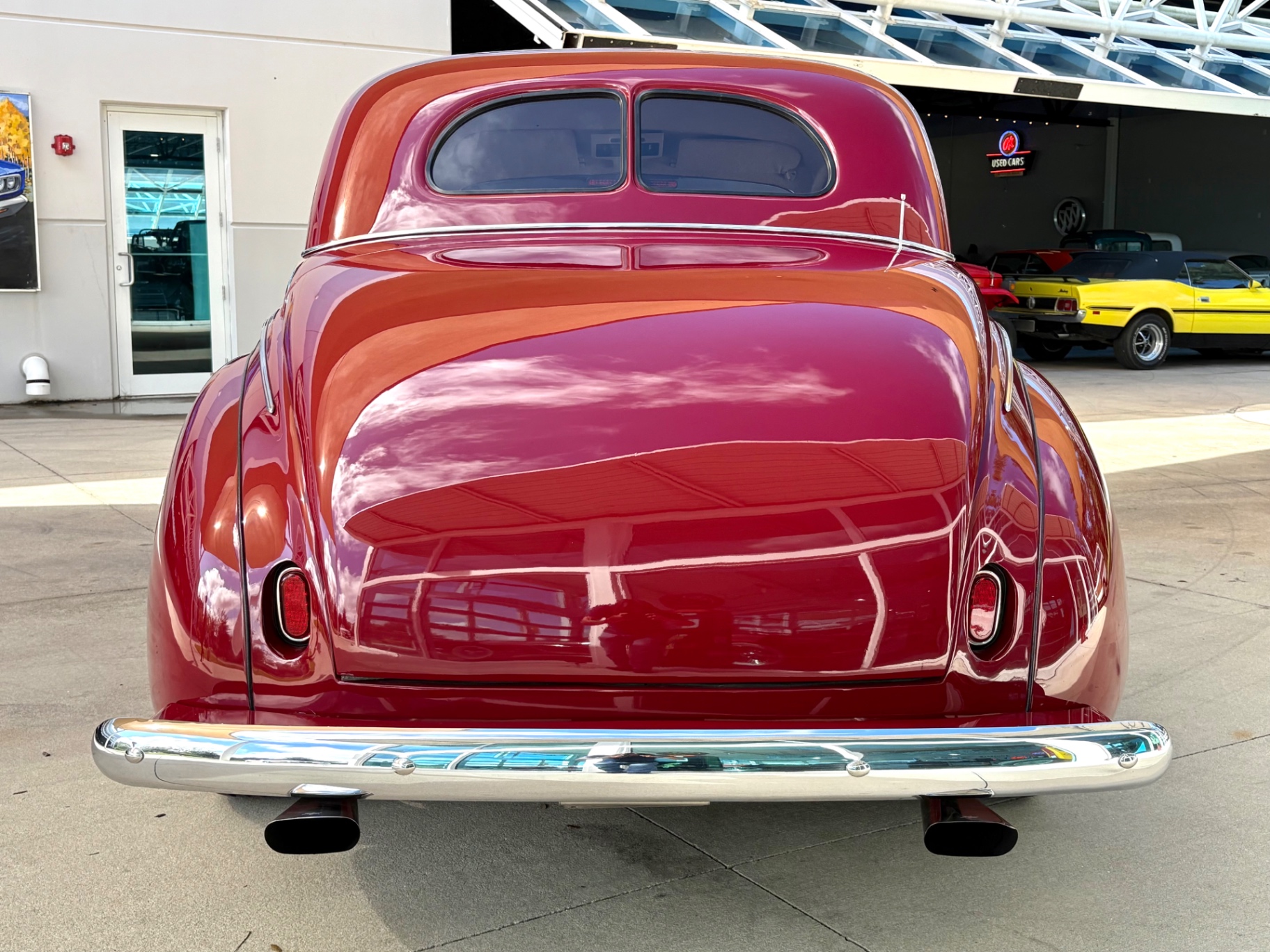 Vehicle photo 6