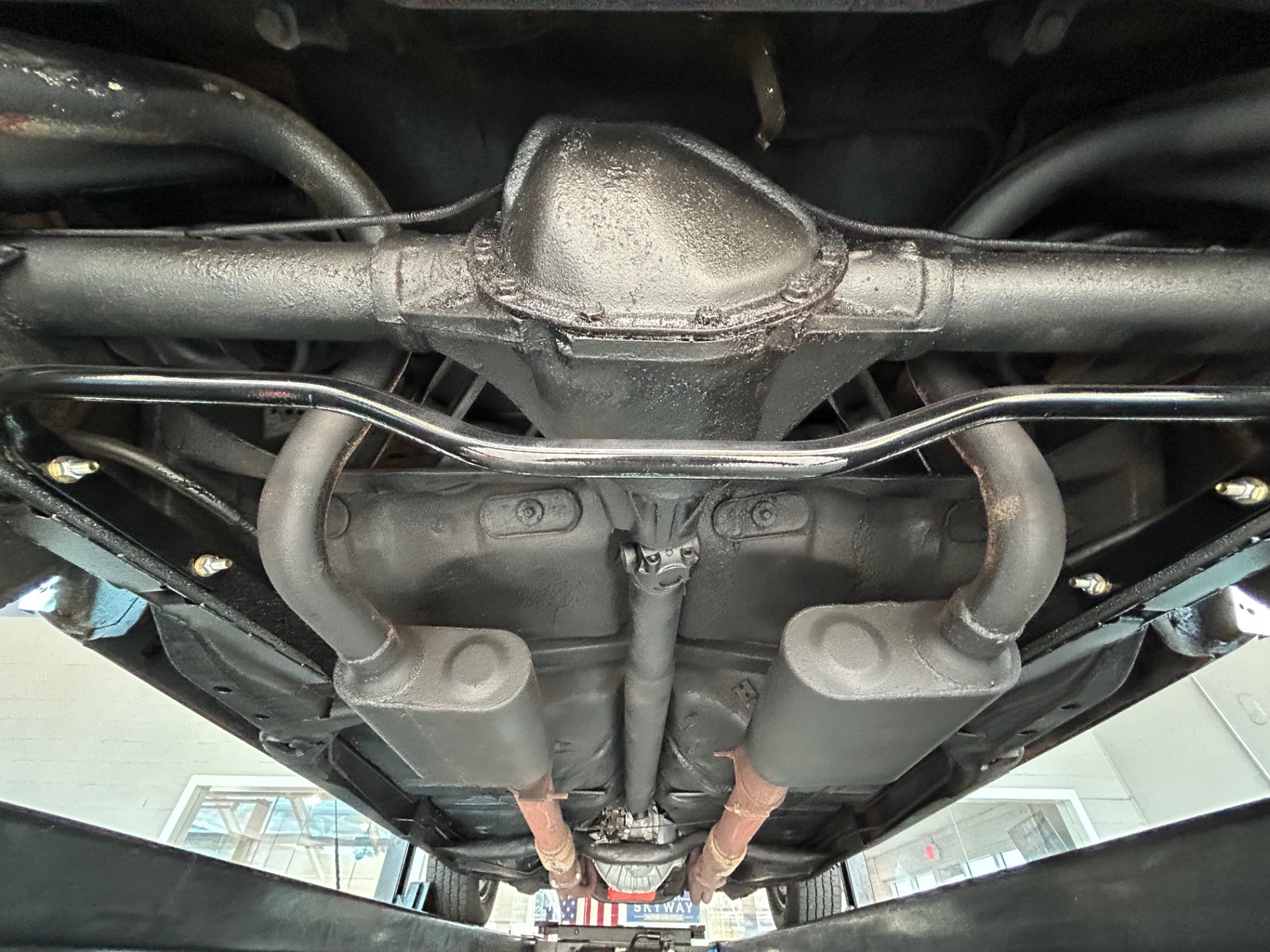 Vehicle photo 30