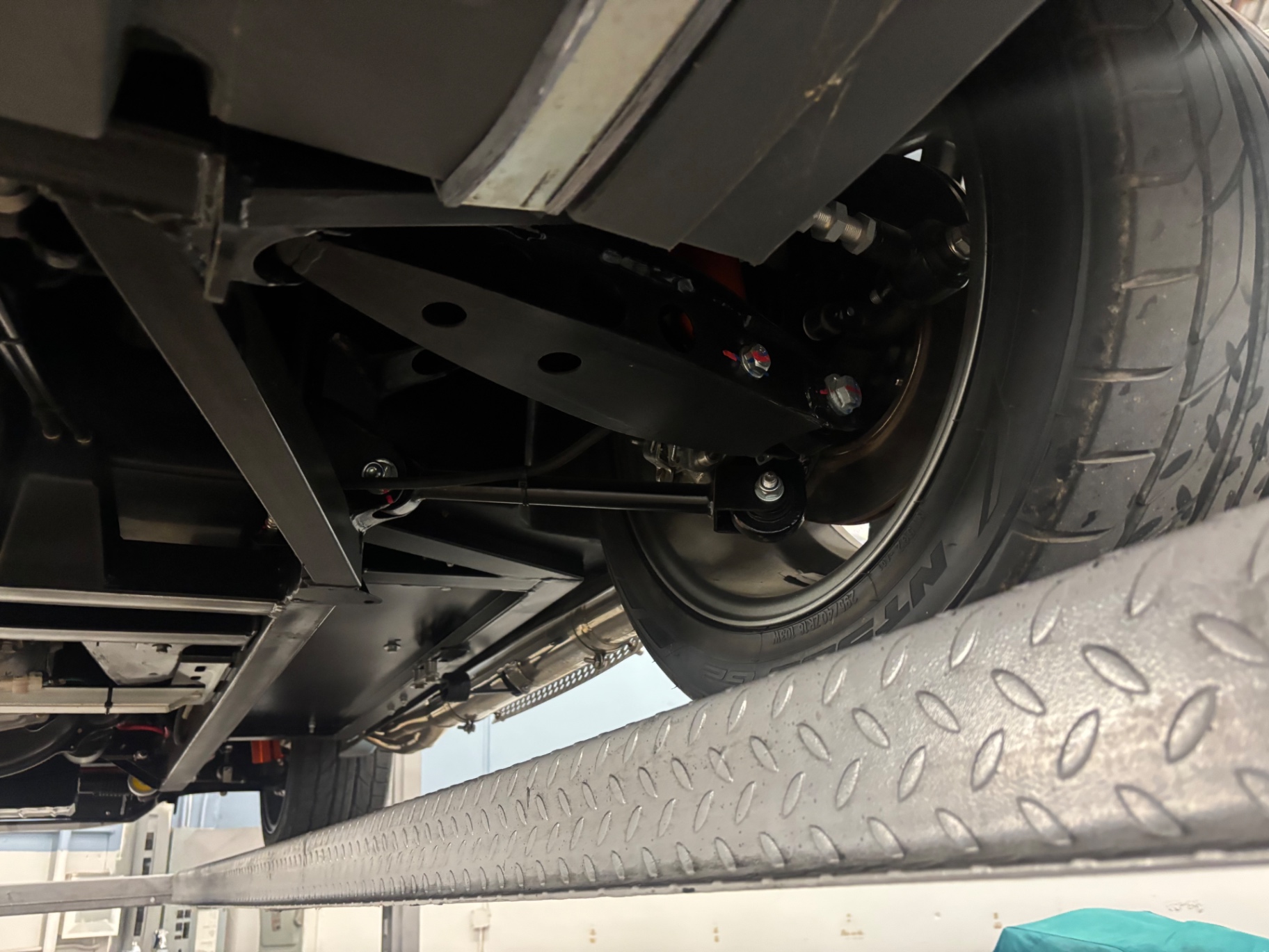 Vehicle photo 43