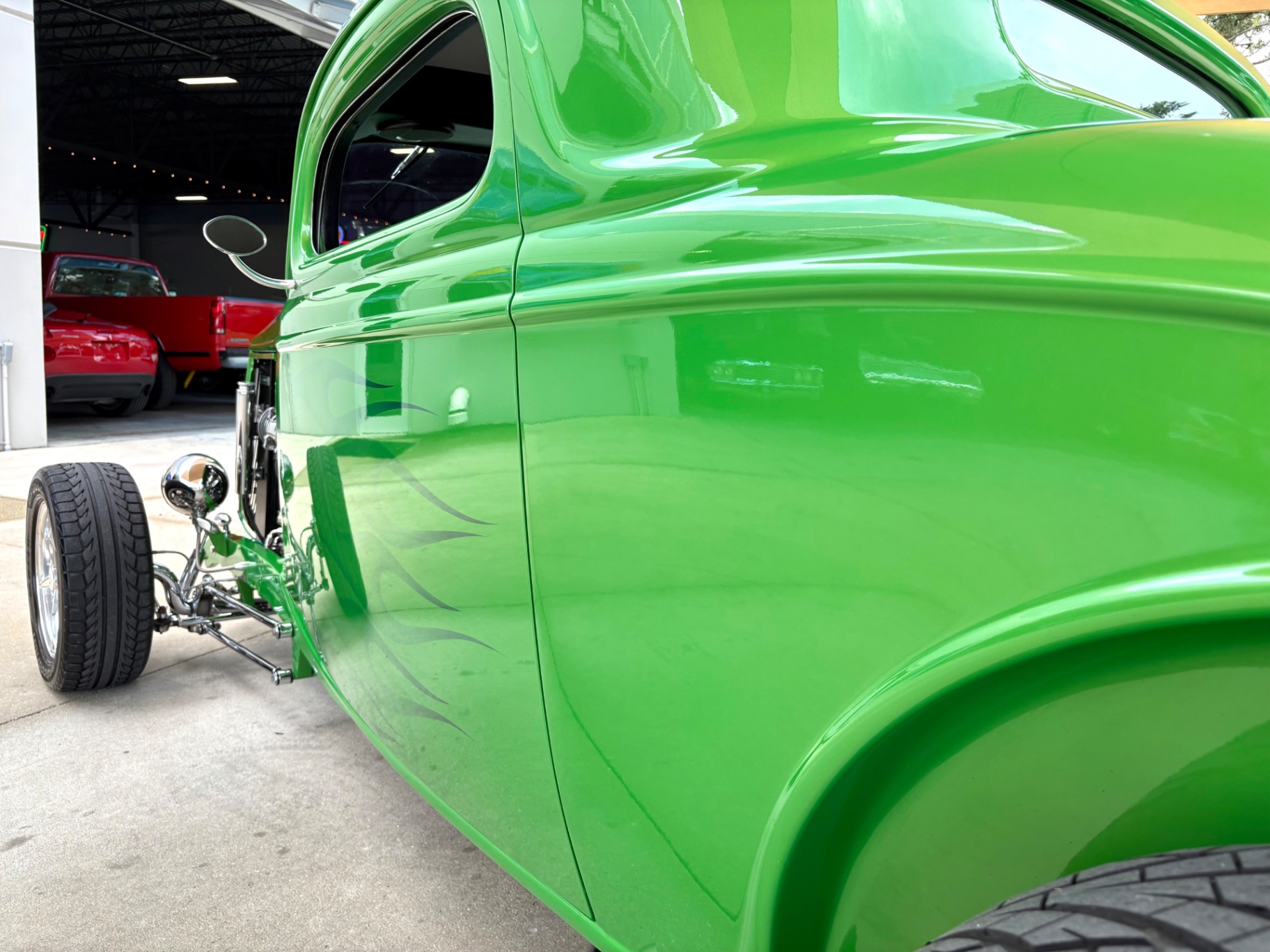 Vehicle photo 12