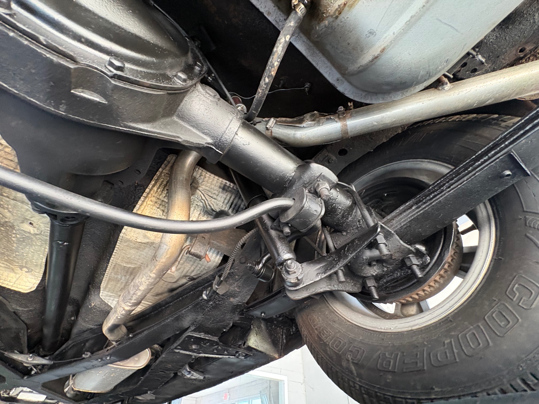 Vehicle photo 52