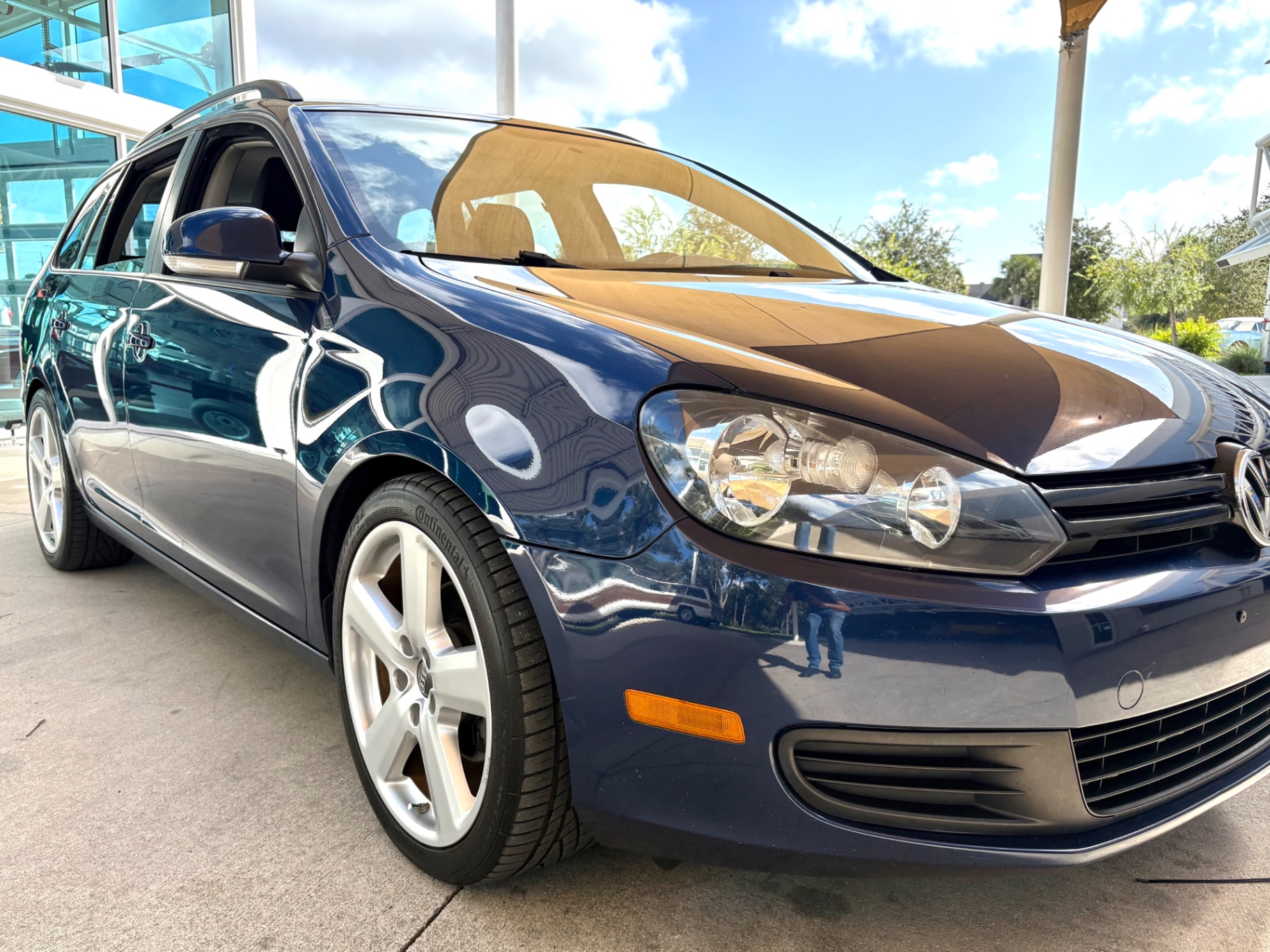 Vehicle photo 19
