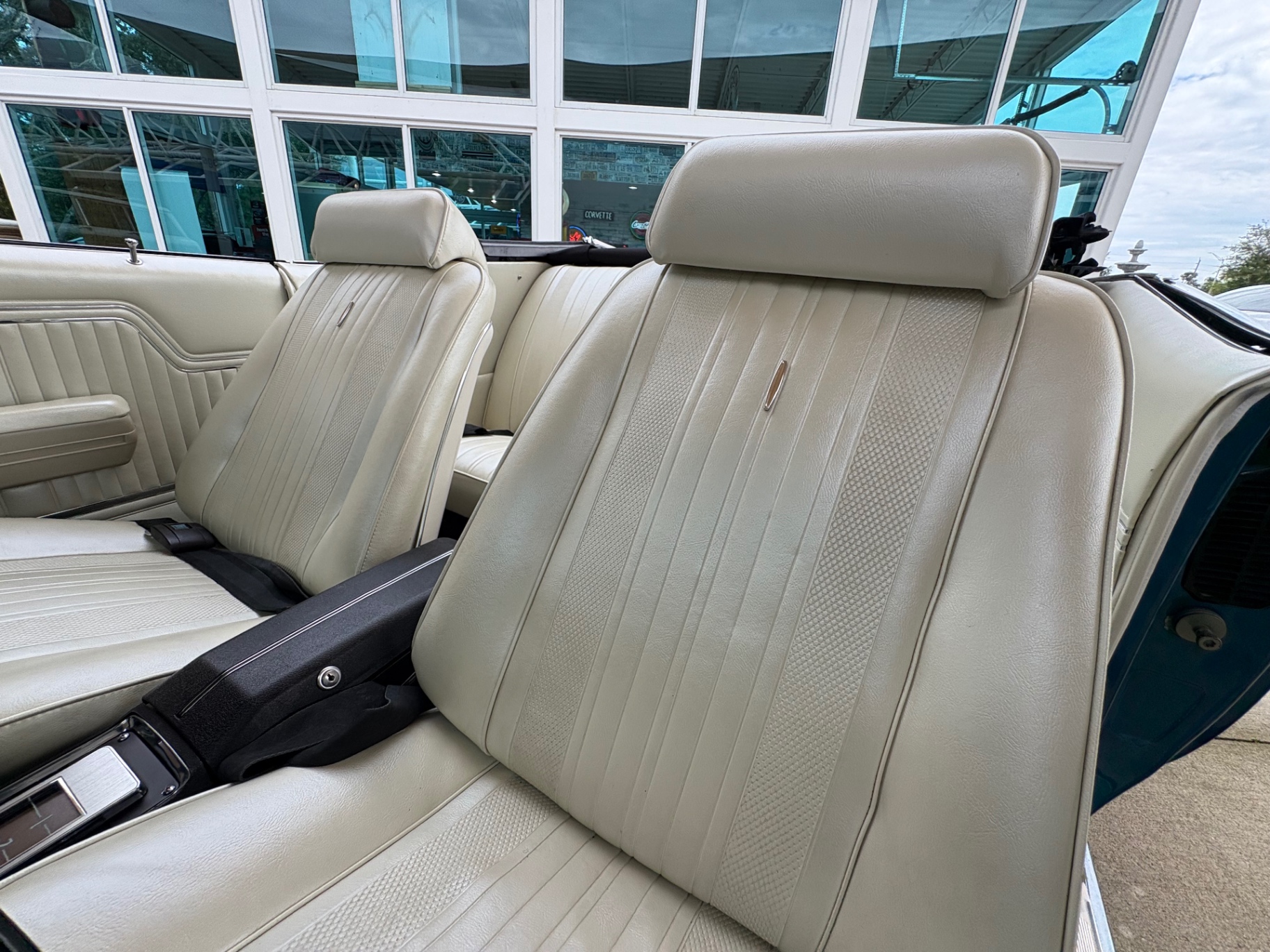 Vehicle photo 39