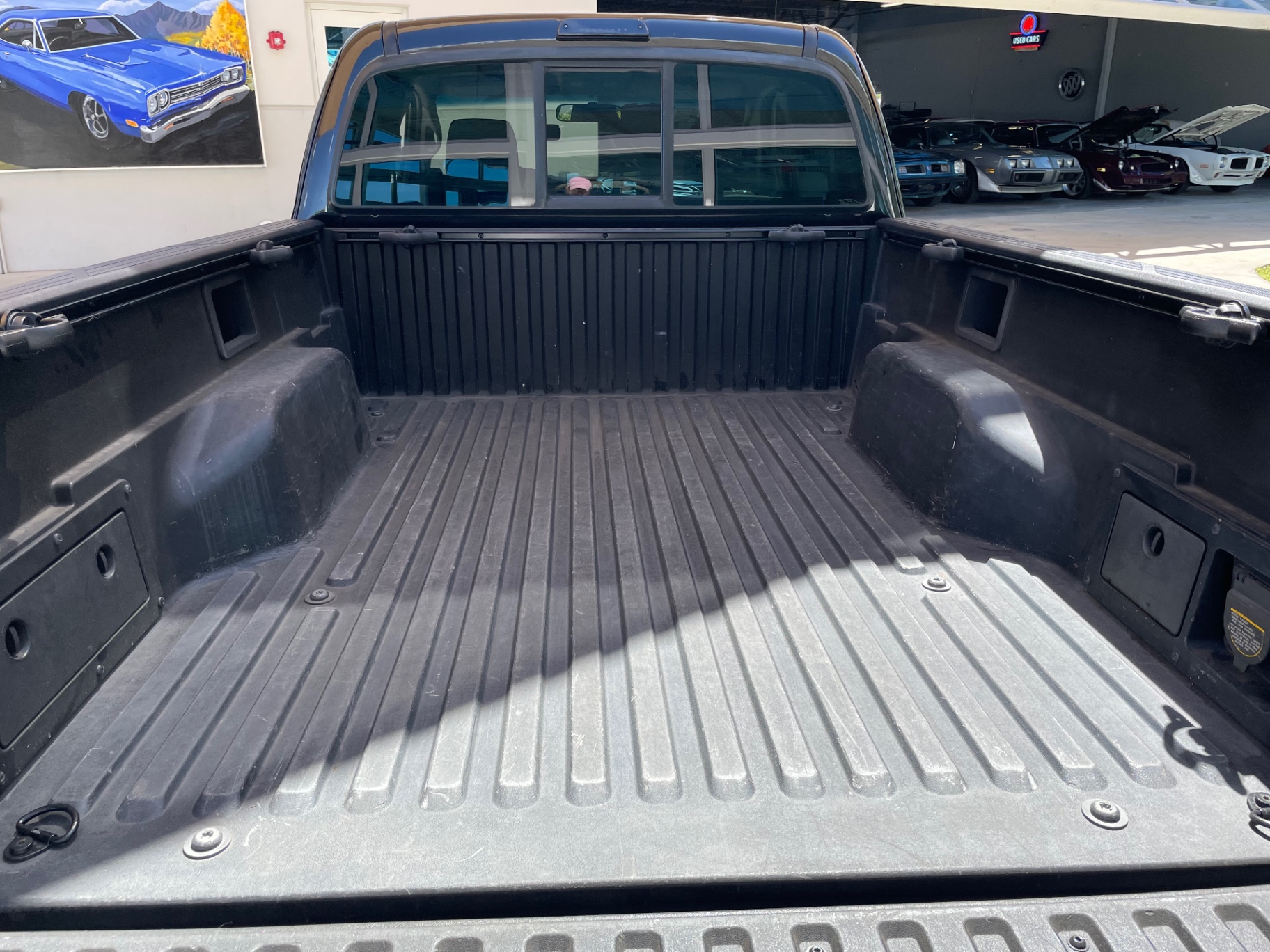 Vehicle photo 2