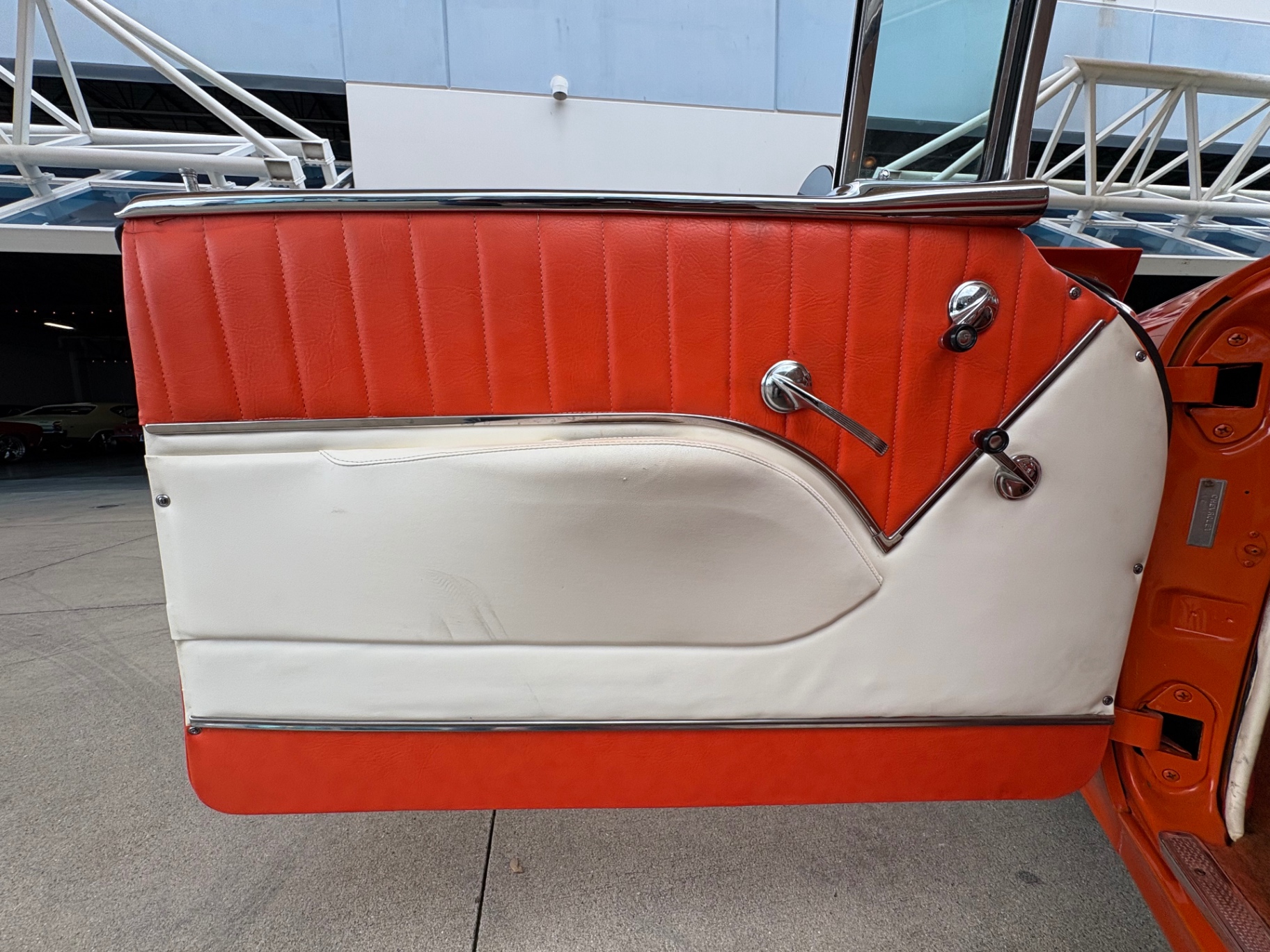 Vehicle photo 32