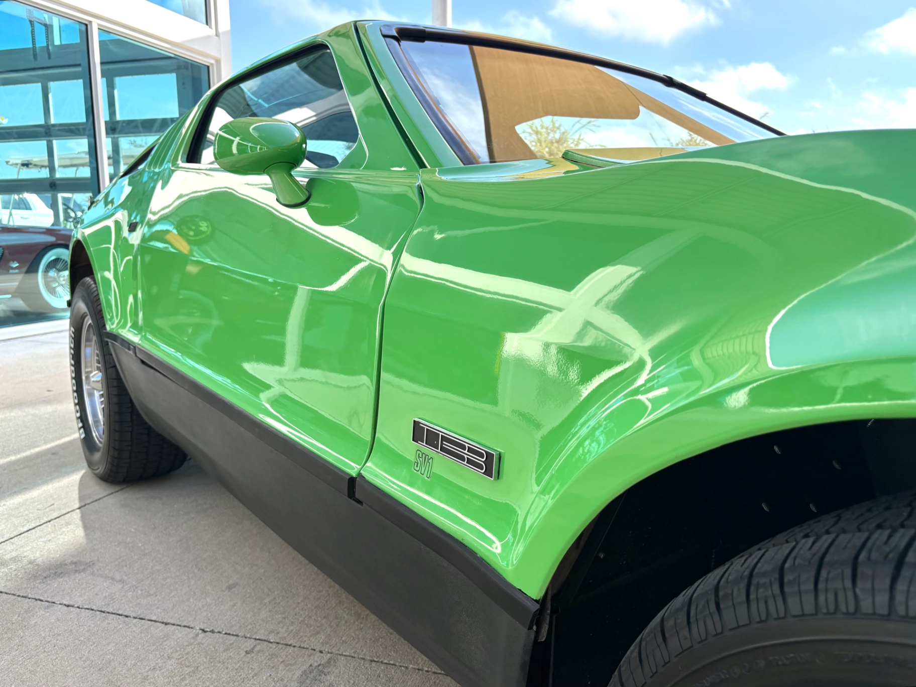 Vehicle photo 18