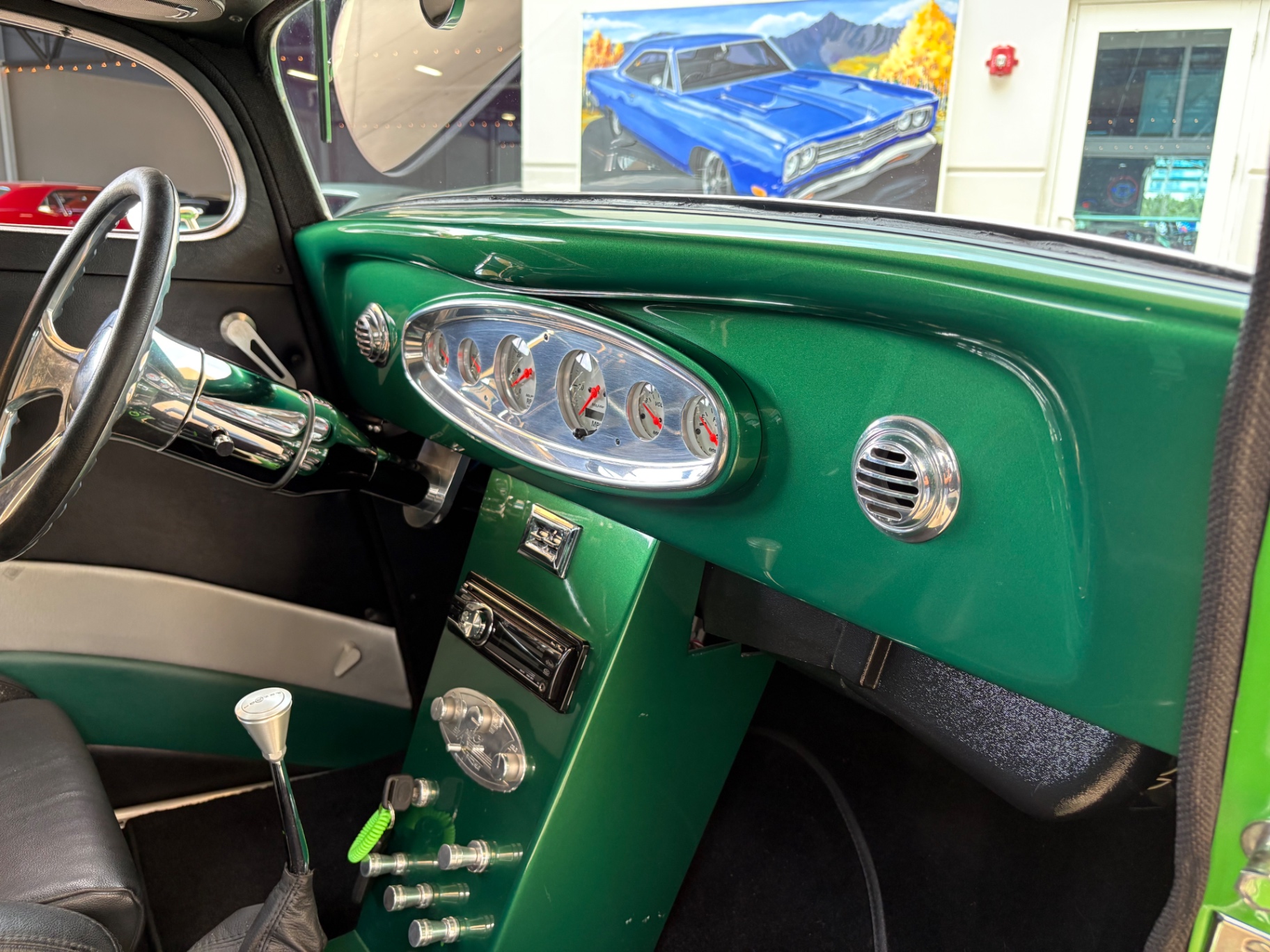 Vehicle photo 32