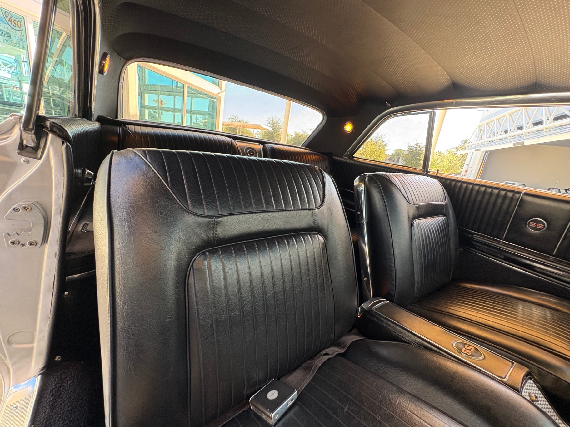 Vehicle photo 47