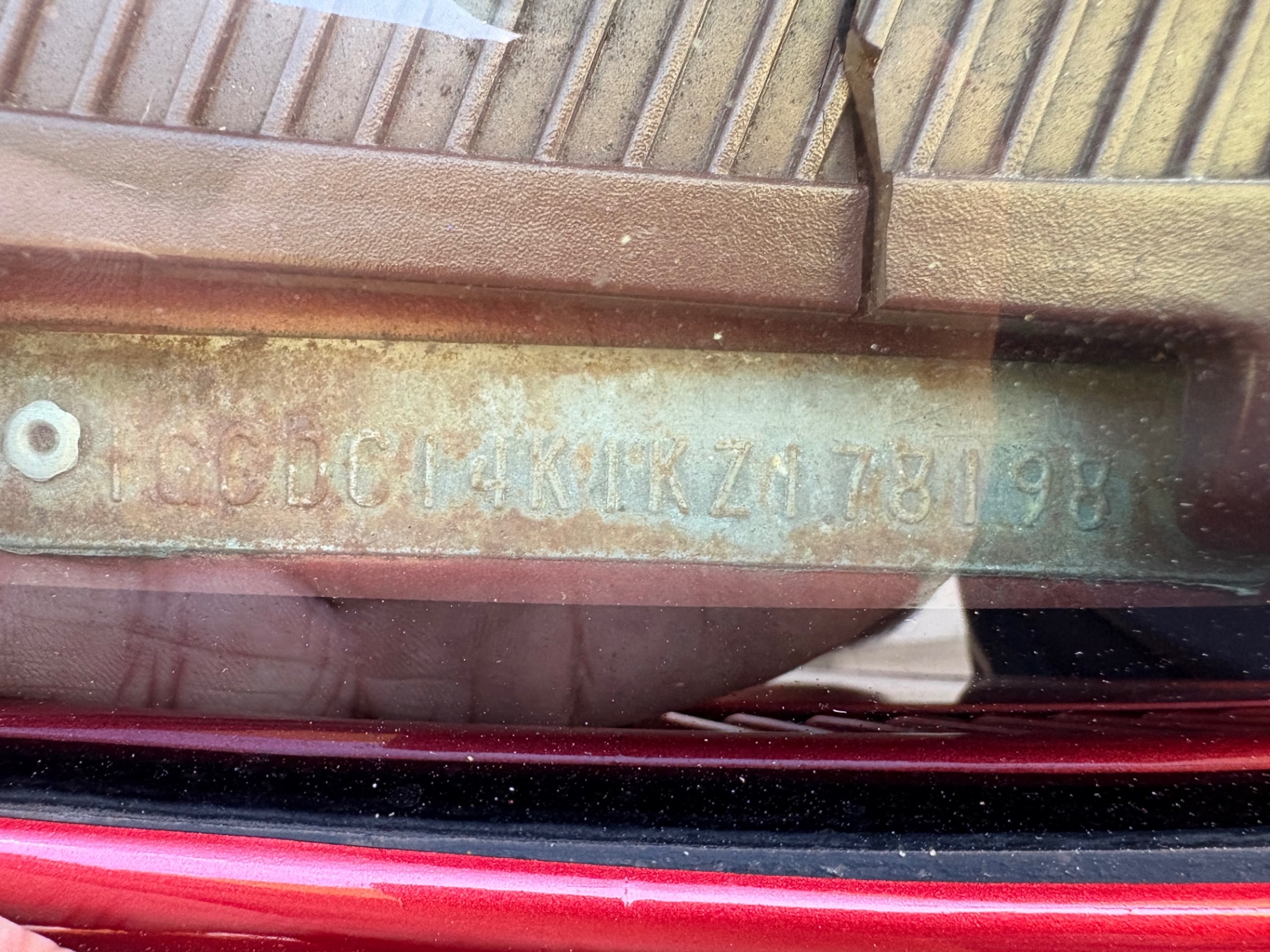 Vehicle photo 19