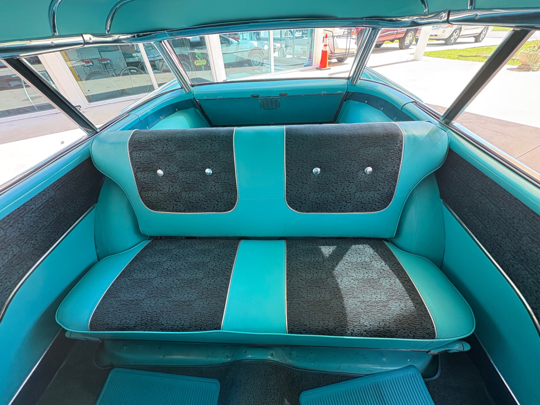 Vehicle photo 31