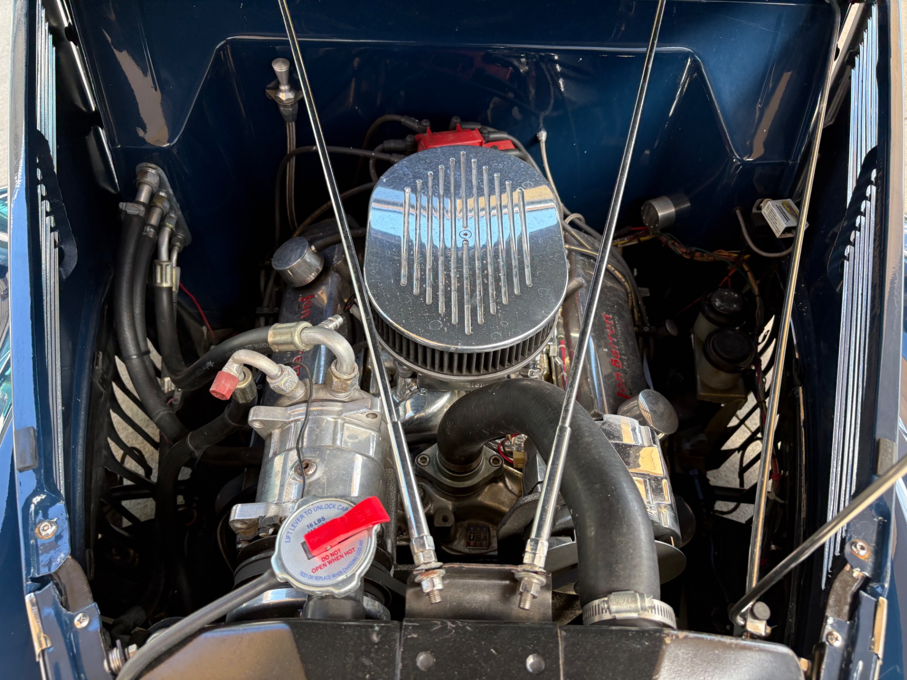 Vehicle photo 24