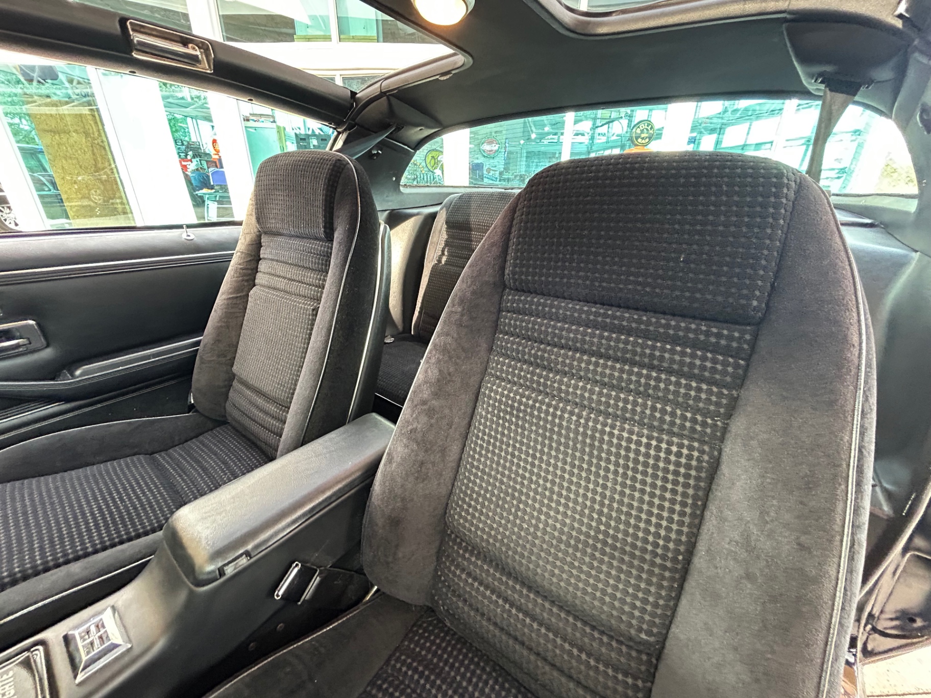 Vehicle photo 44