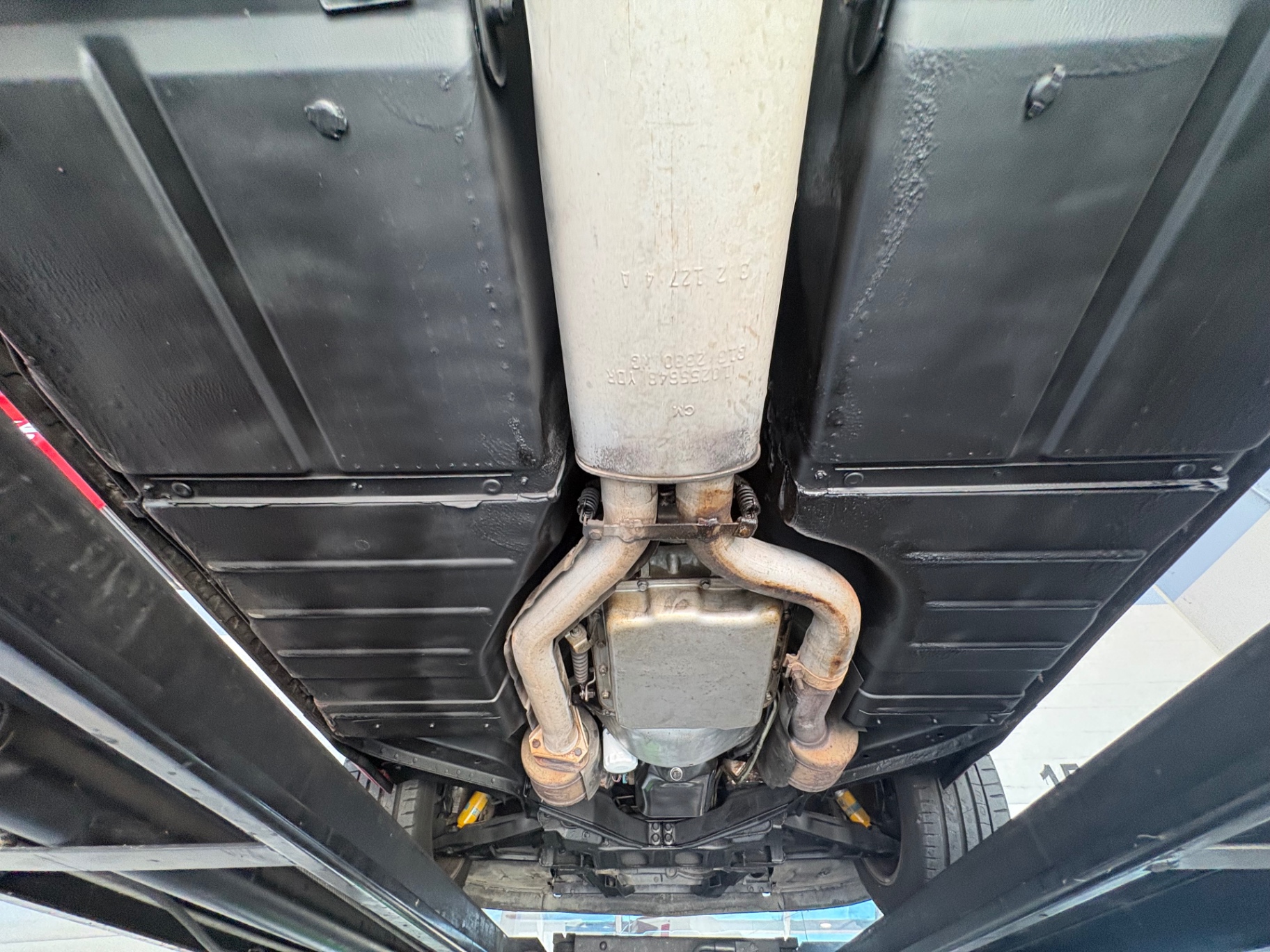 Vehicle photo 46