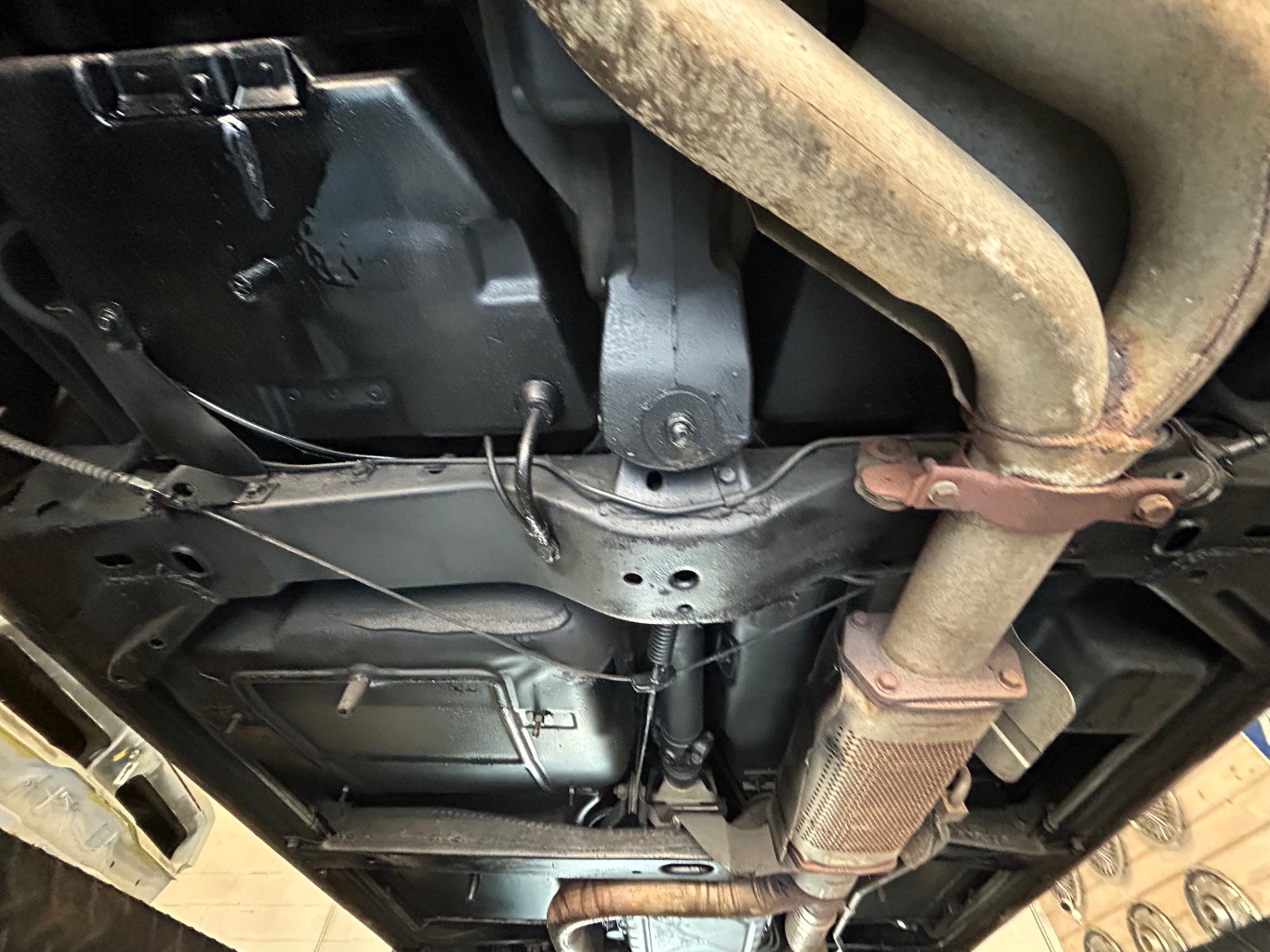 Vehicle photo 44