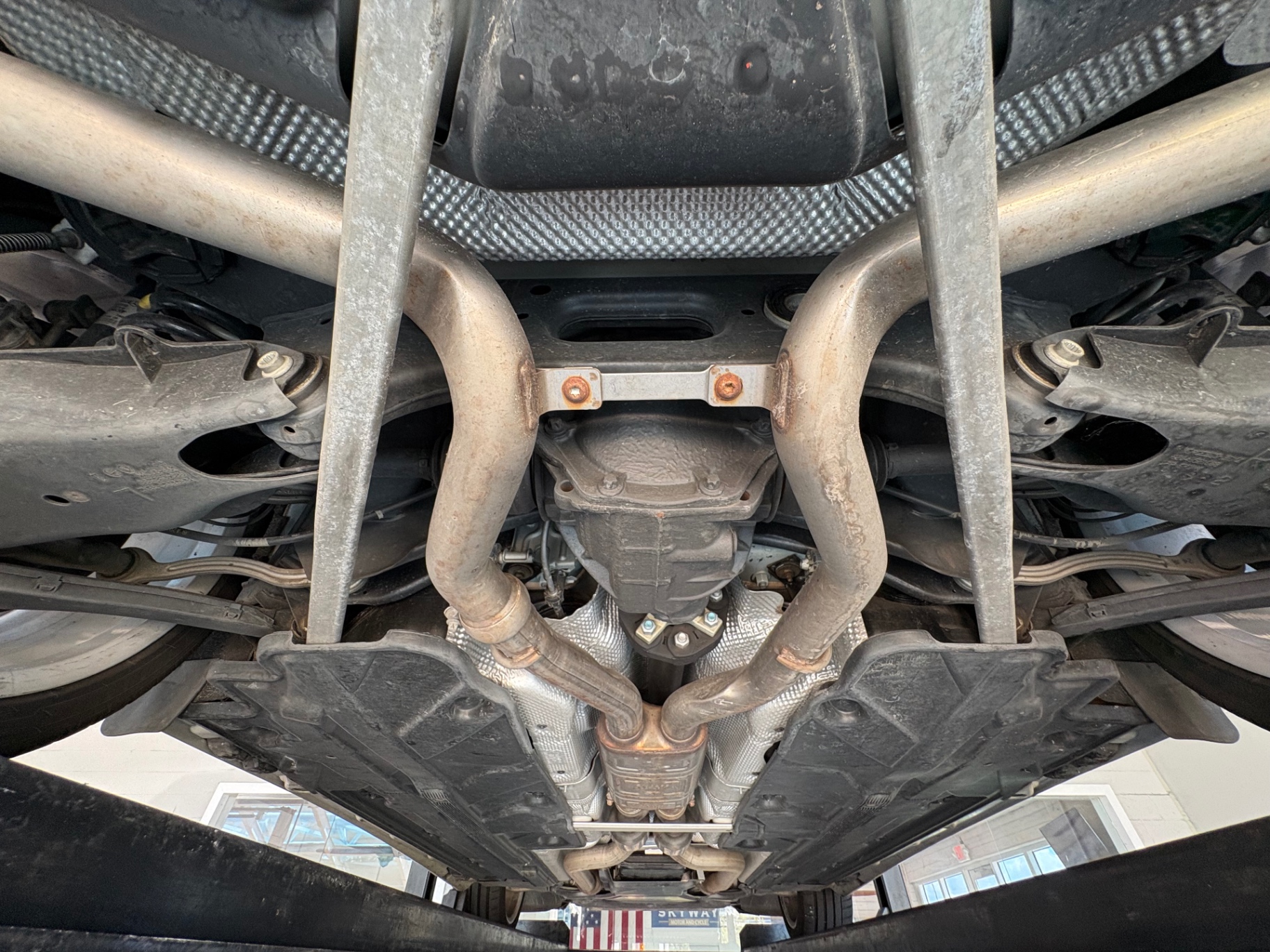 Vehicle photo 45