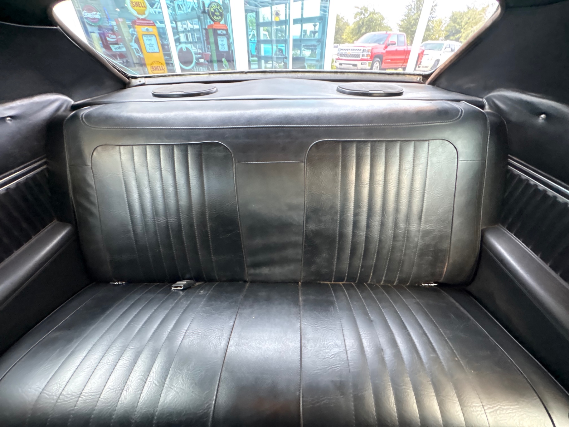 Vehicle photo 38