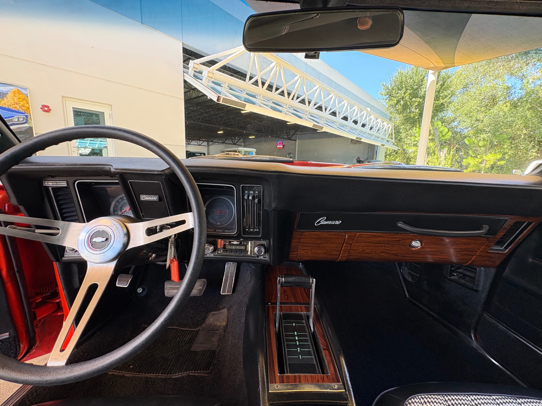 Vehicle photo 36