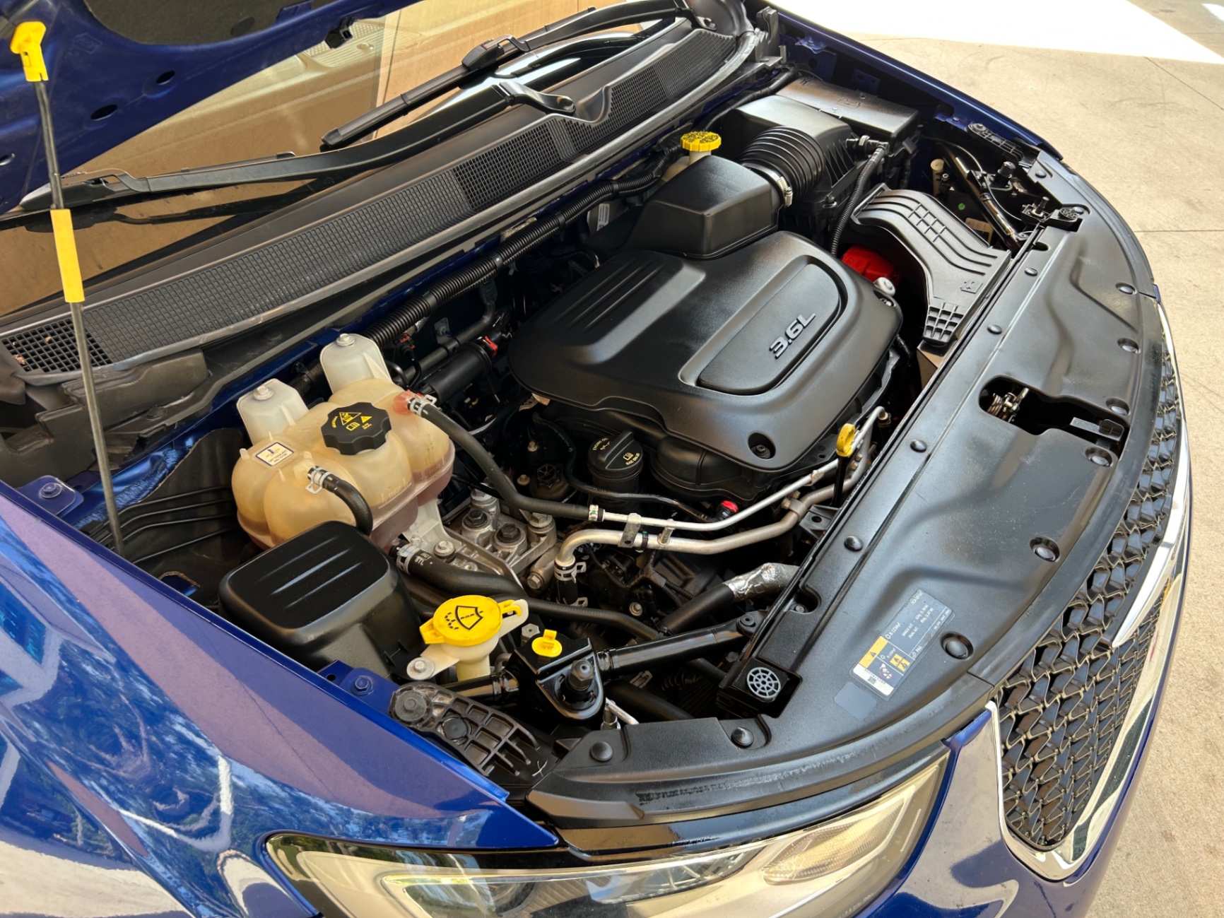 Vehicle photo 24