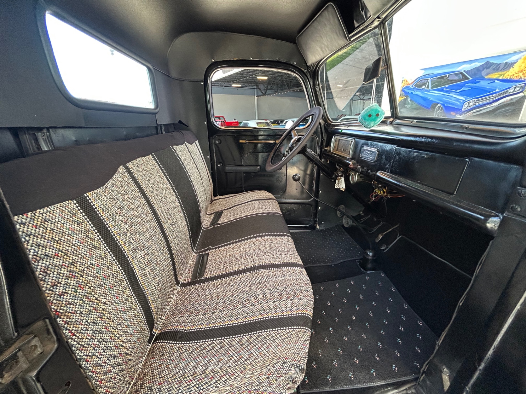 Vehicle photo 36