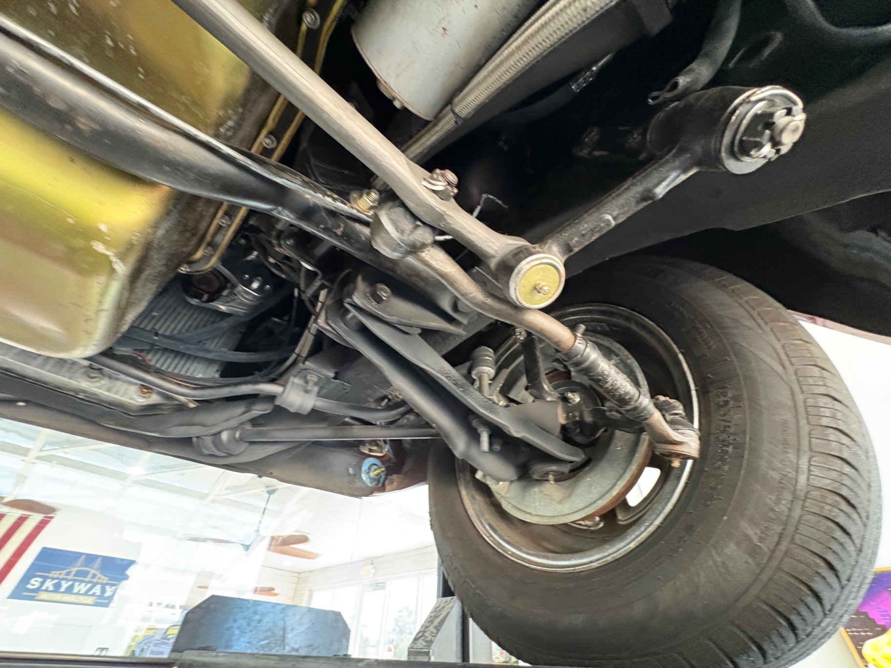 Vehicle photo 48