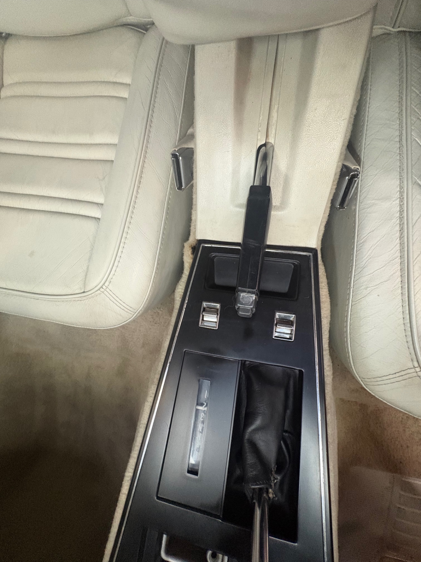 Vehicle photo 34