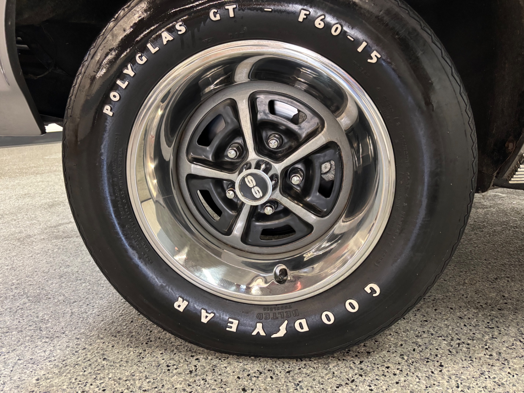 Vehicle photo 10