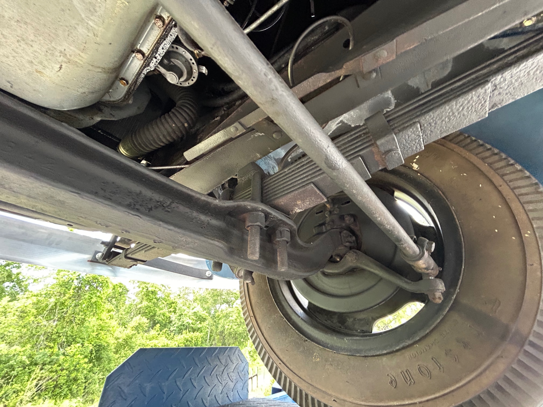 Vehicle photo 30