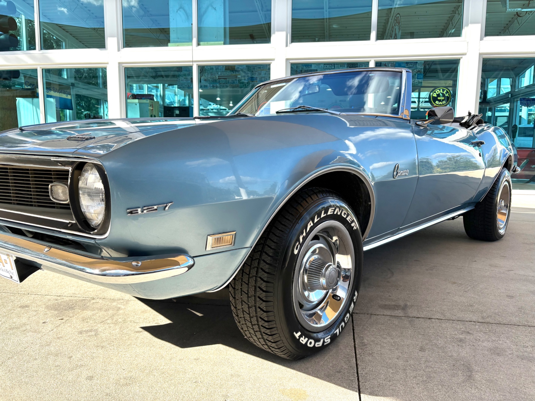 Vehicle photo 12