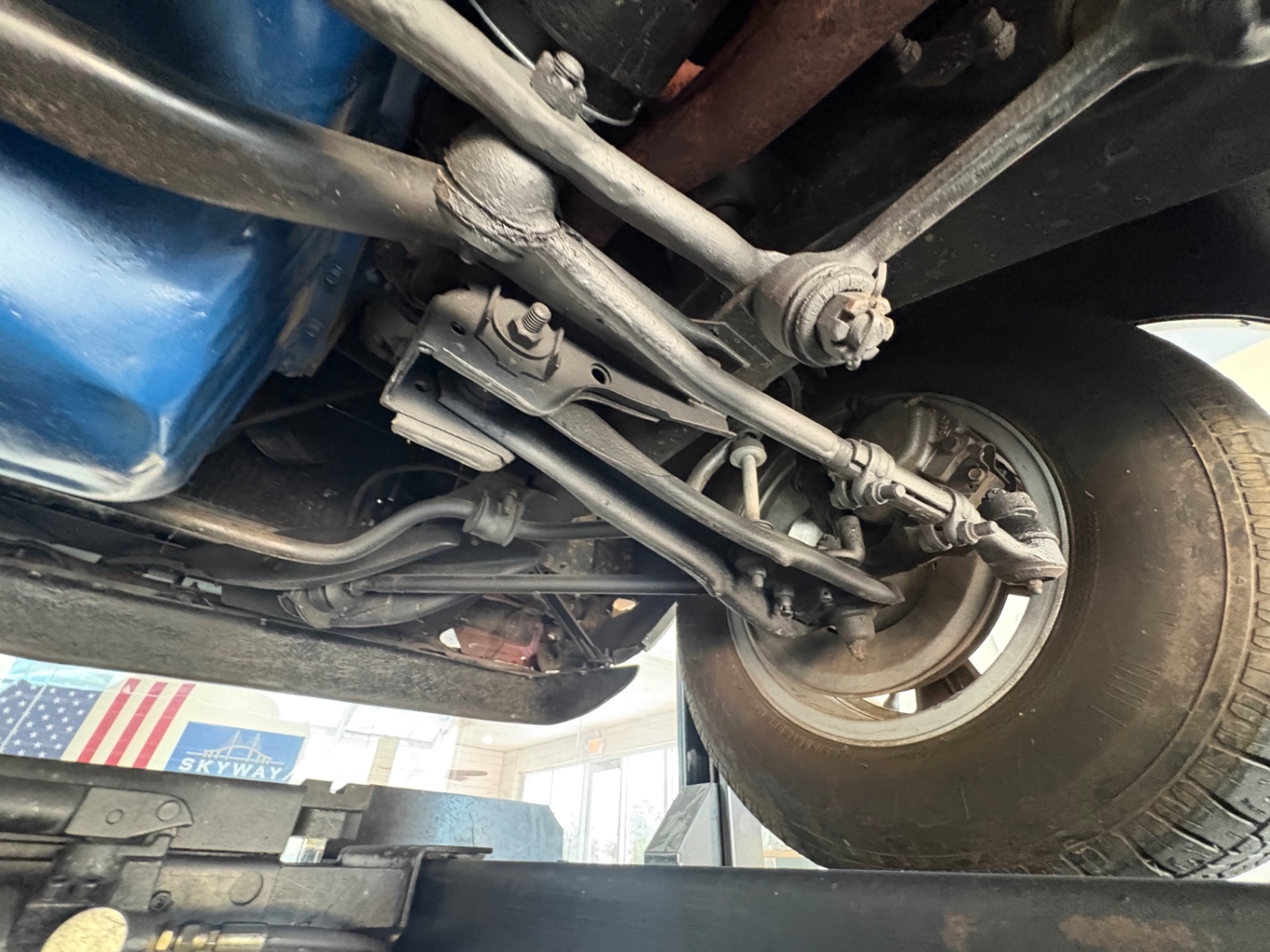 Vehicle photo 50