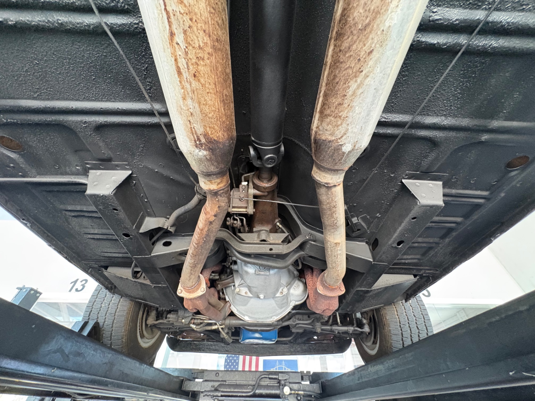 Vehicle photo 48