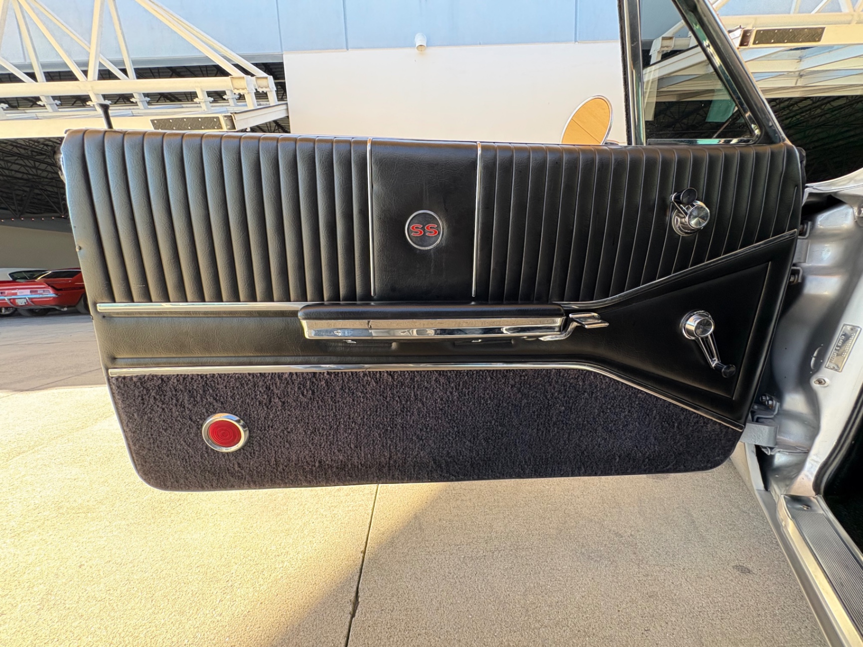 Vehicle photo 38