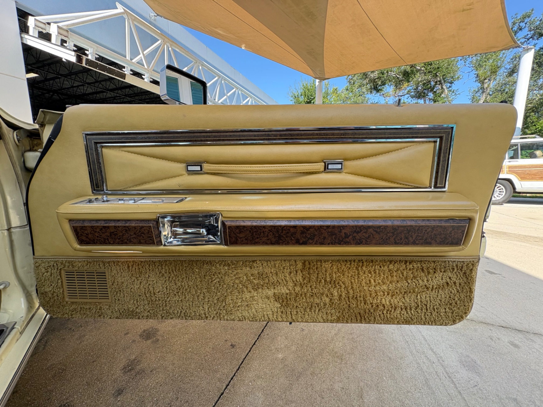Vehicle photo 36