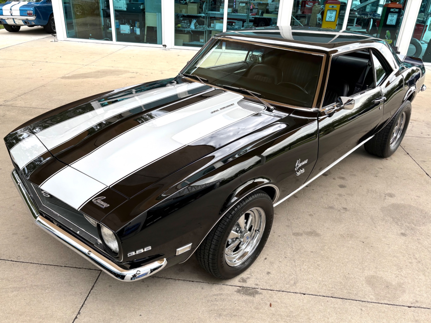 Vehicle photo 20