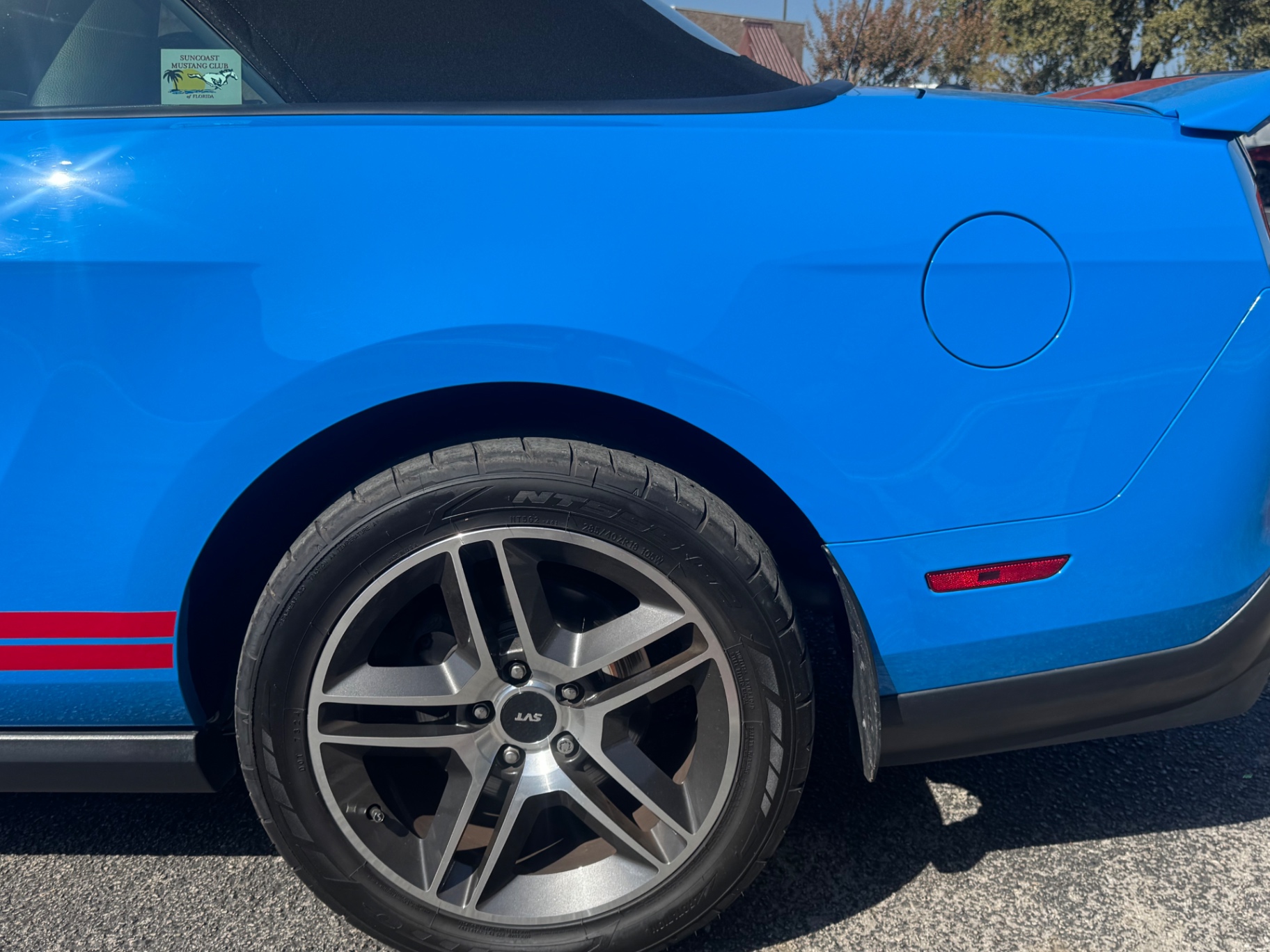 Vehicle photo 31