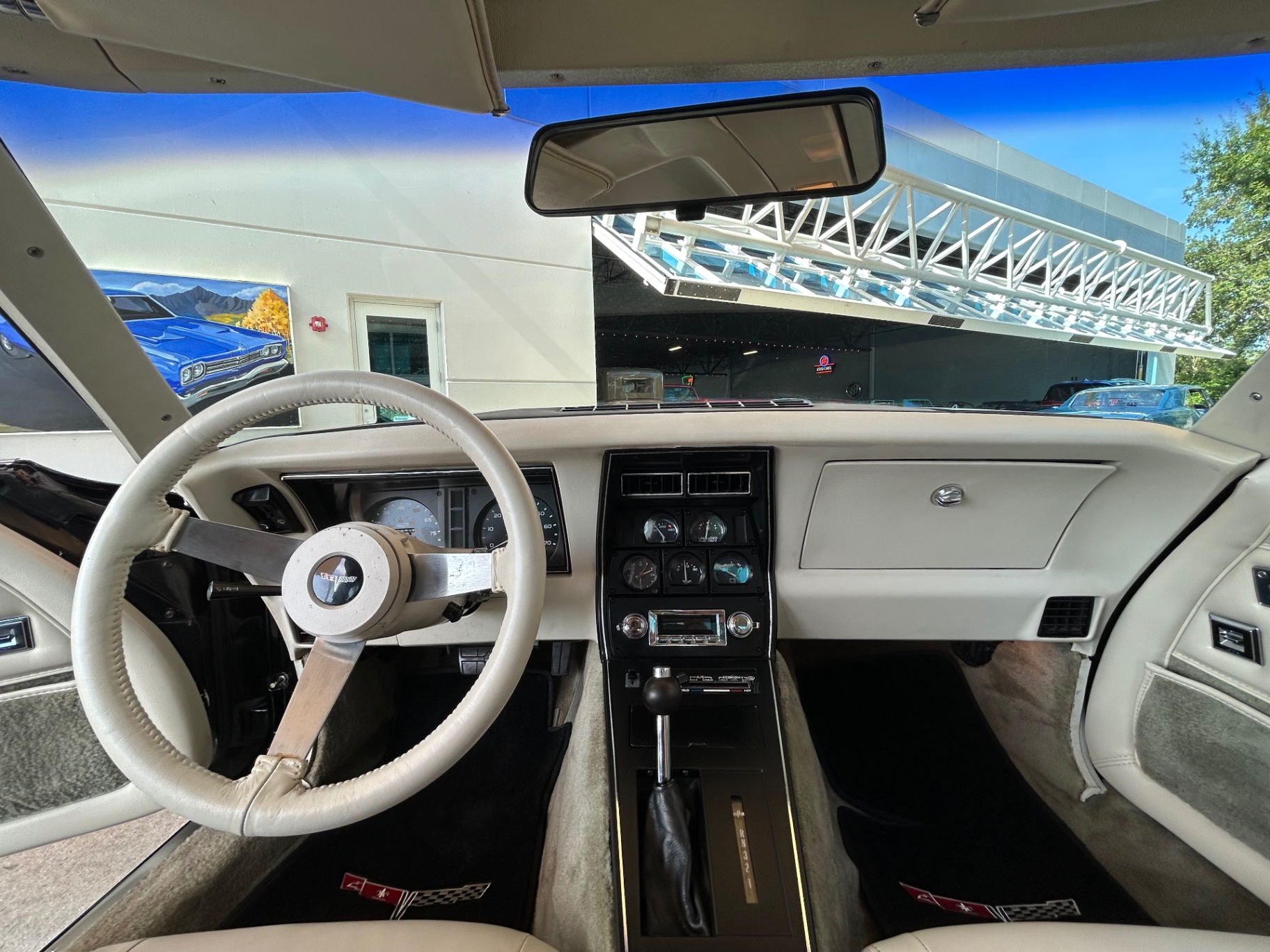 Vehicle photo 35