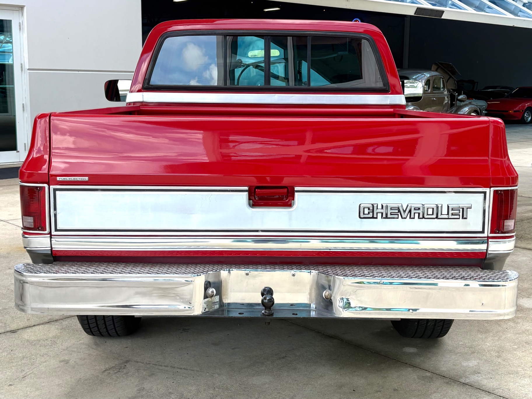 Vehicle photo 7