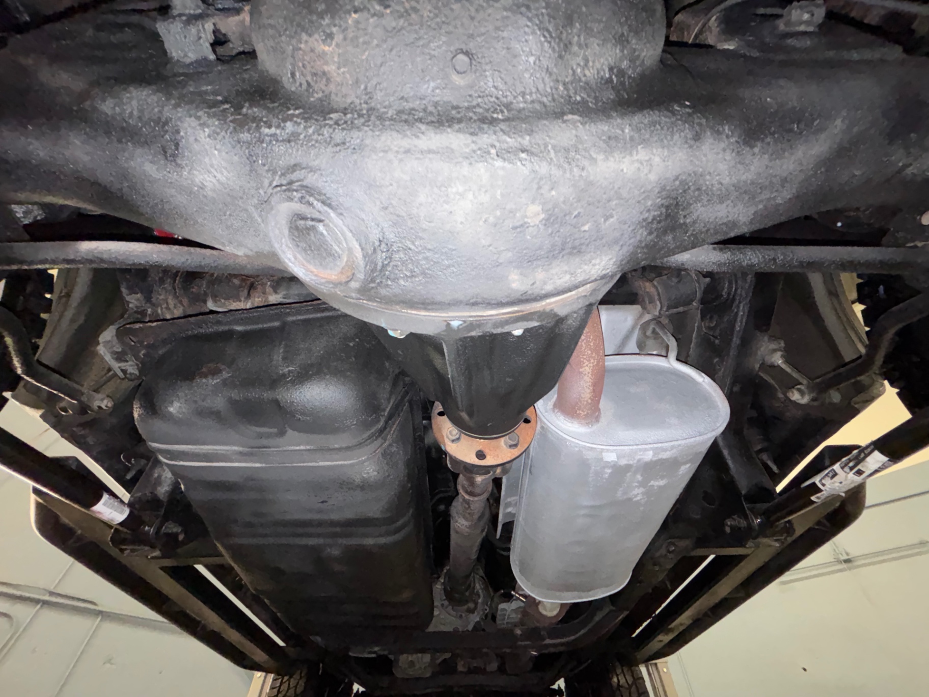 Vehicle photo 38