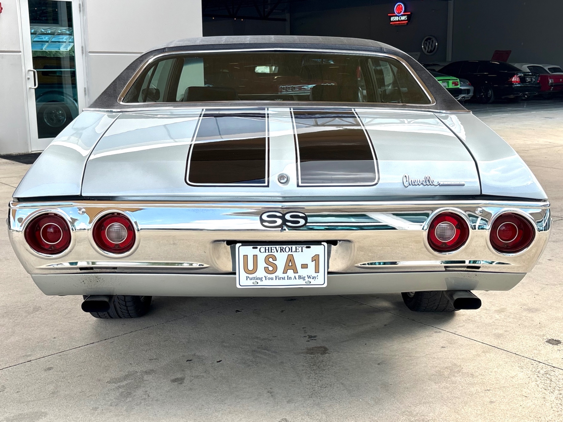Vehicle photo 7