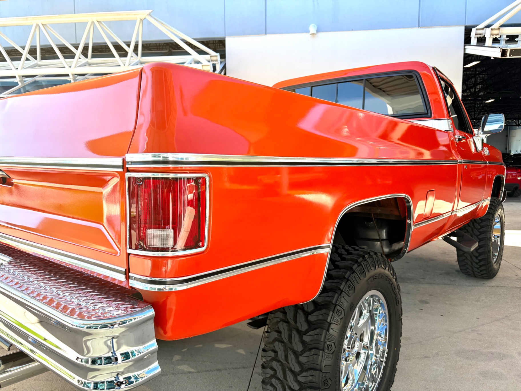Vehicle photo 15