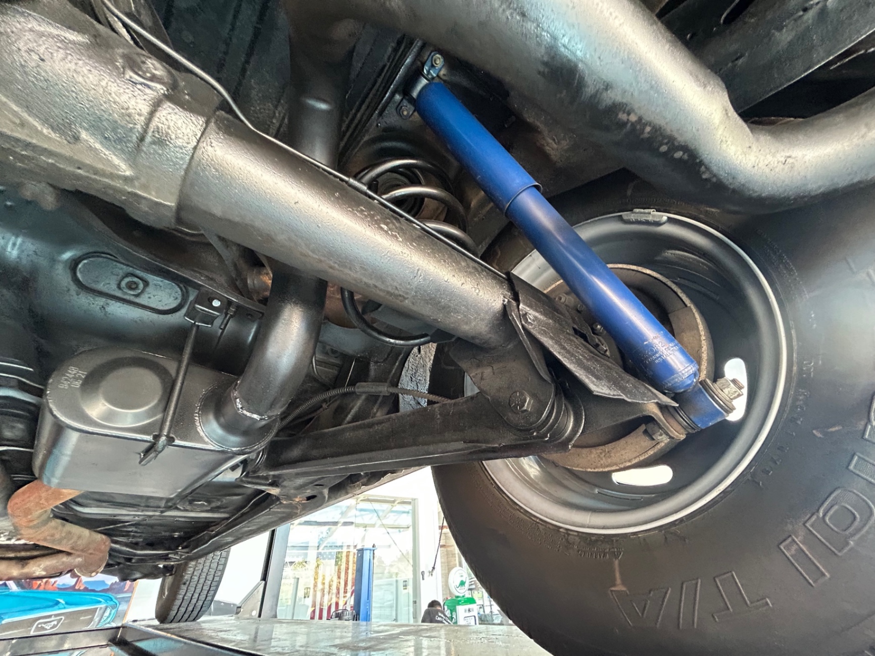 Vehicle photo 43