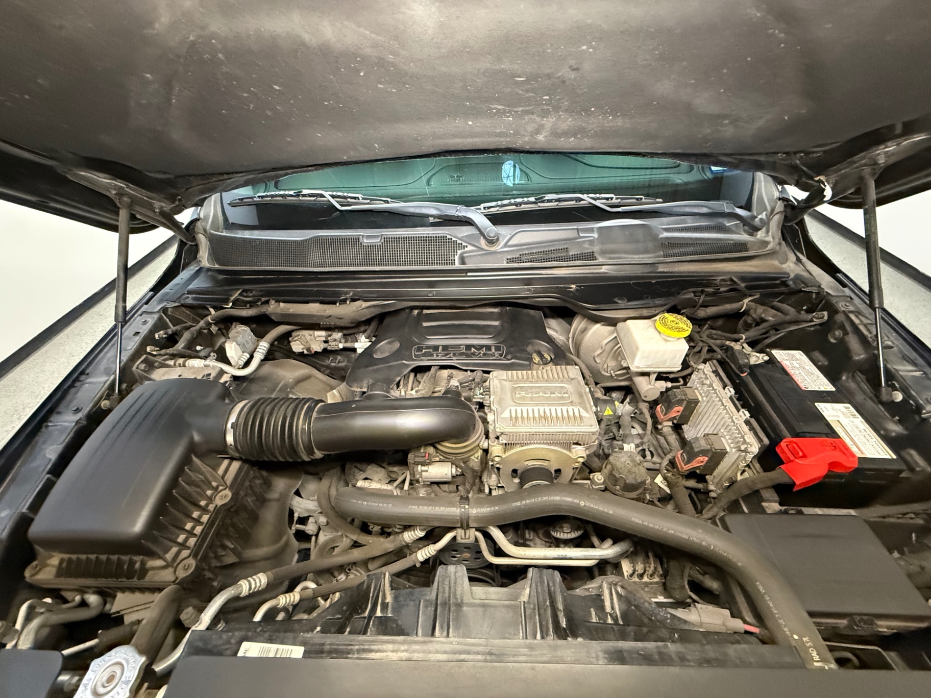 Vehicle photo 29